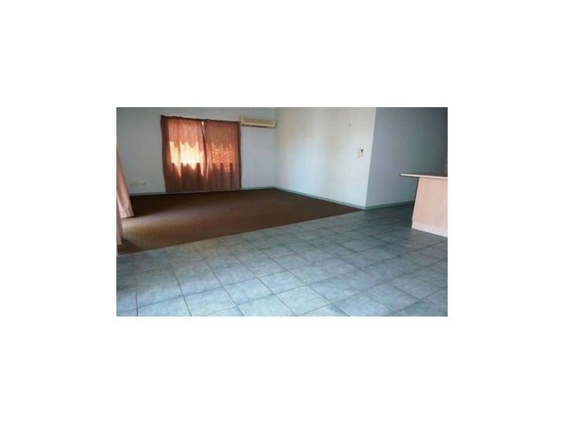 1/2 Macrossan Street, South Townsville QLD 4810