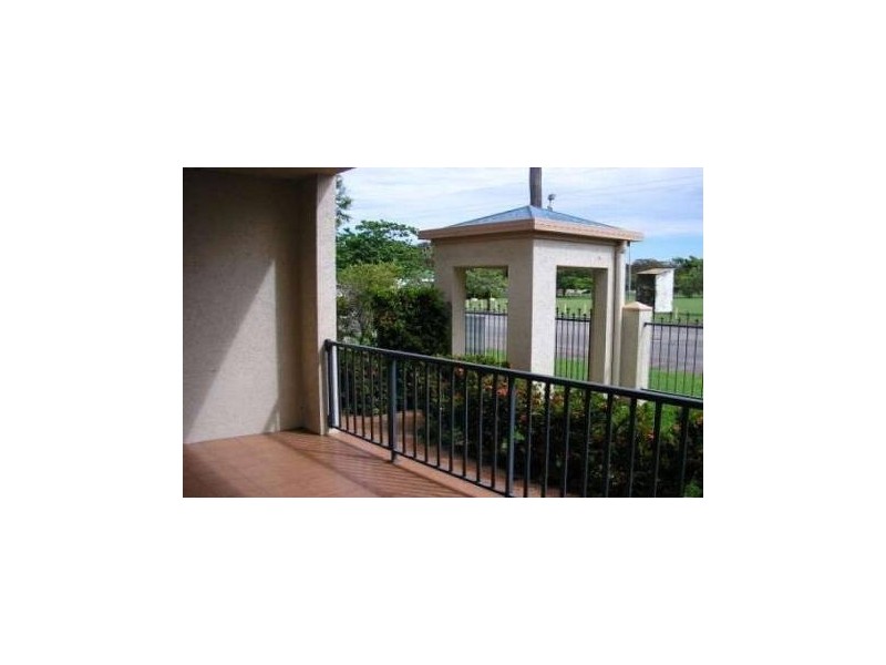 1/2 Macrossan Street, South Townsville QLD 4810
