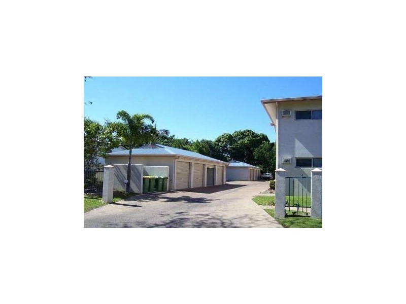 1/2 Macrossan Street, South Townsville QLD 4810