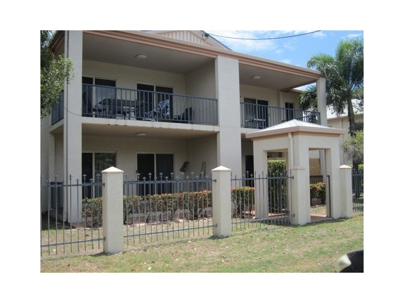 1/2 Macrossan Street, South Townsville QLD 4810