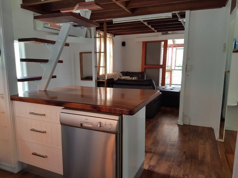 42 Griffith Street, South Townsville QLD 4810