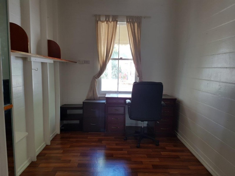 42 Griffith Street, South Townsville QLD 4810