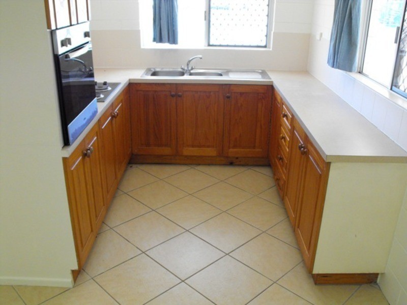 4 Champagne Cres, Kelso QLD 4815