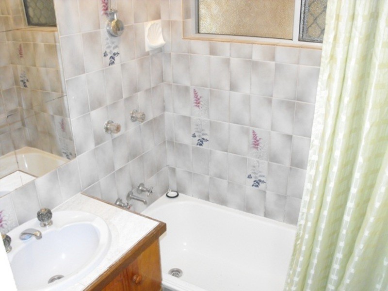 4 Champagne Cres, Kelso QLD 4815