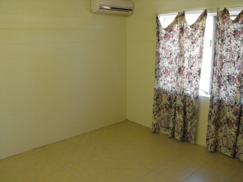 4 Champagne Cres, Kelso QLD 4815