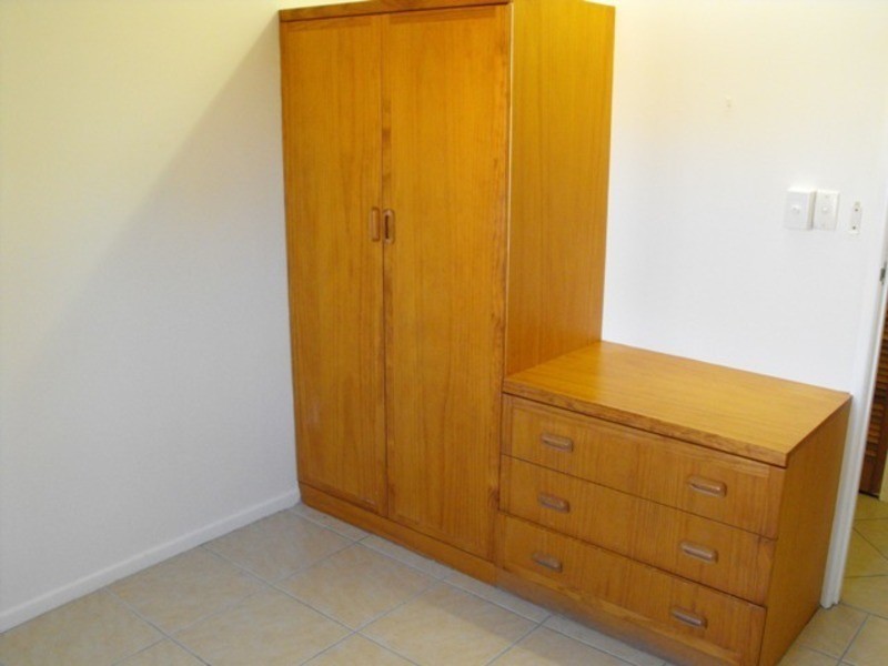 4 Champagne Cres, Kelso QLD 4815