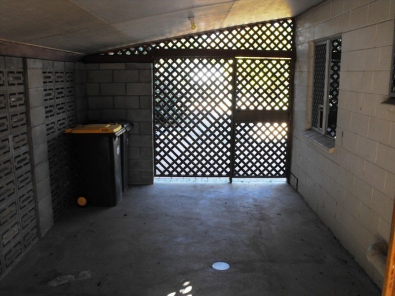 4 Champagne Cres, Kelso QLD 4815