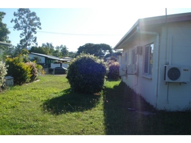 4 Champagne Cres, Kelso QLD 4815