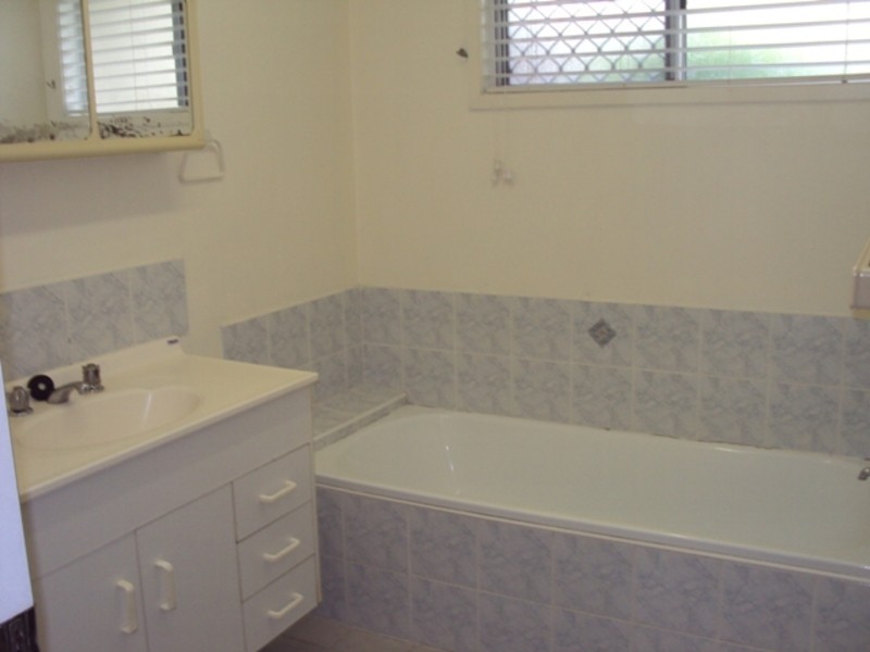 8 Sonia Street, Rasmussen QLD 4815