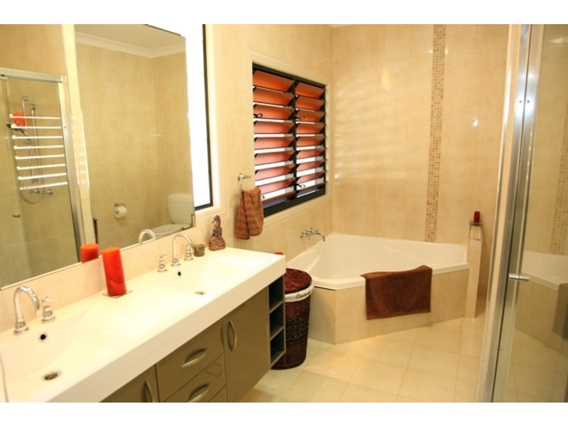 15 Kiandra Place, Mount Louisa QLD 4814