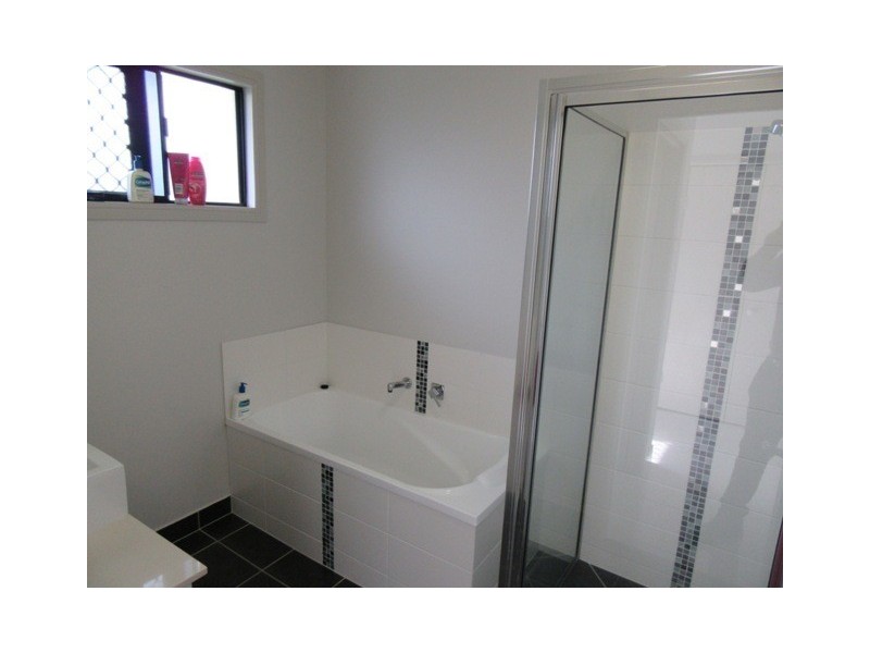 19 Ashmore Crescent, Burdell QLD 4818