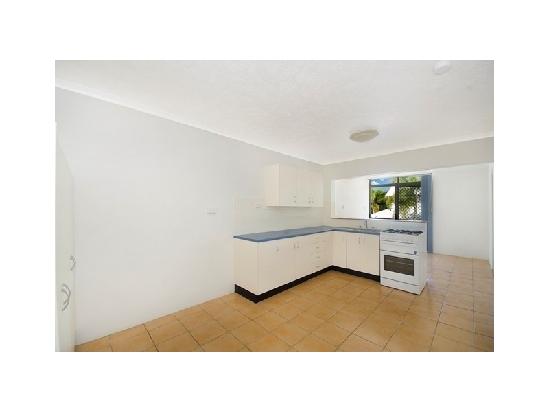 2/42 Philp Street, Hermit Park QLD 4812