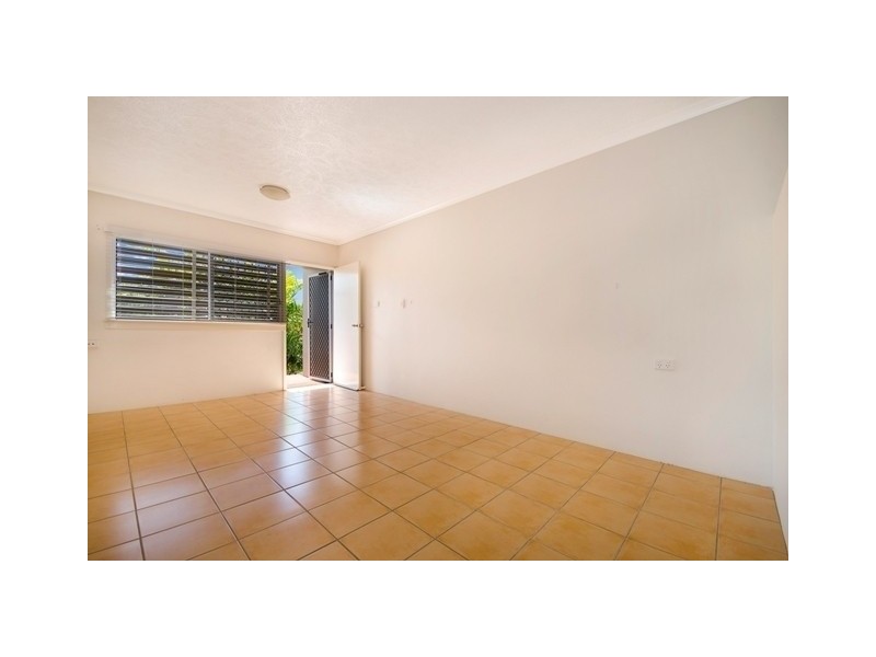 2/42 Philp Street, Hermit Park QLD 4812