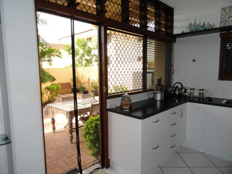 325 Stanley Street, North Ward QLD 4810