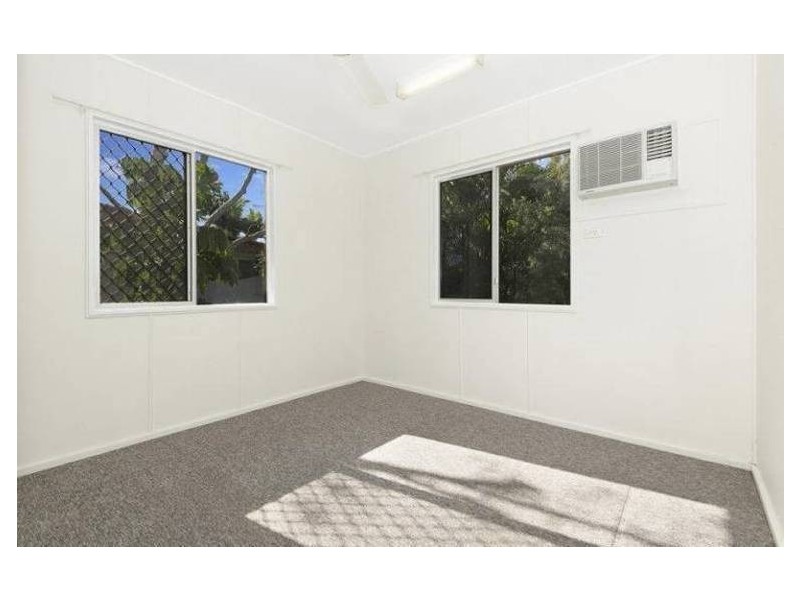 212 Charles Street, Cranbrook QLD 4814