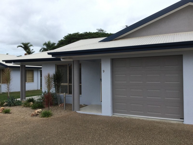 9/10 Renecol Avenue, Rasmussen QLD 4815