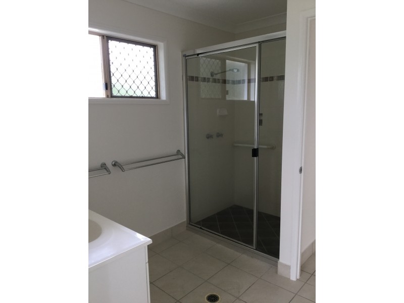 9/10 Renecol Avenue, Rasmussen QLD 4815