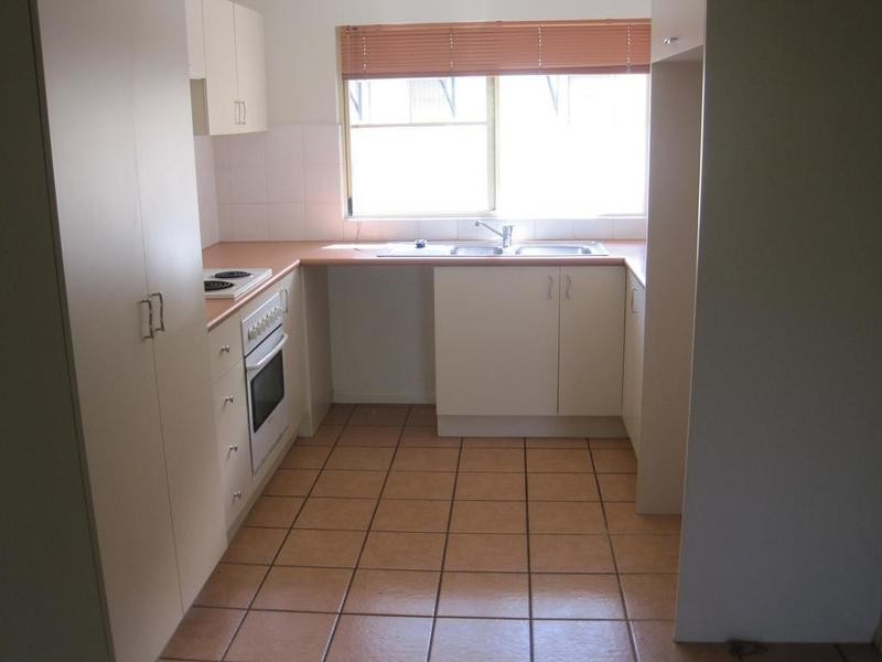 2/92 Regatta Crescent, Douglas QLD 4814