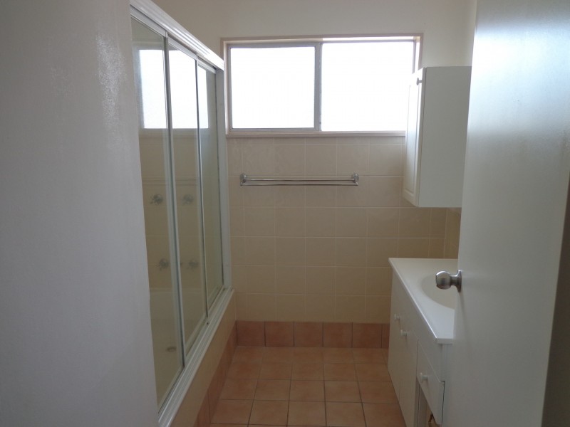 2 Mclauchlan Crescent, Kelso QLD 4815