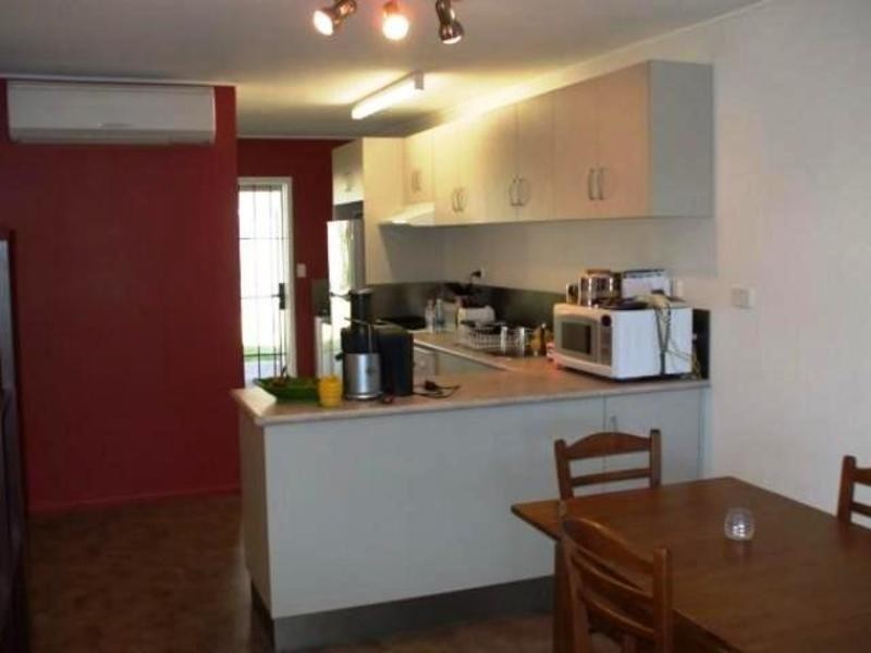 2/25 Carmody Street, Hermit Park QLD 4812