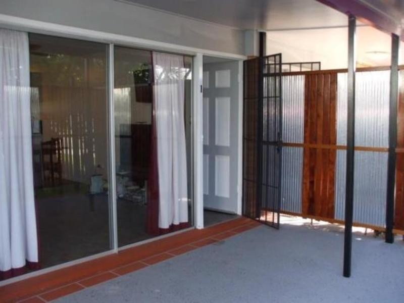 2/25 Carmody Street, Hermit Park QLD 4812