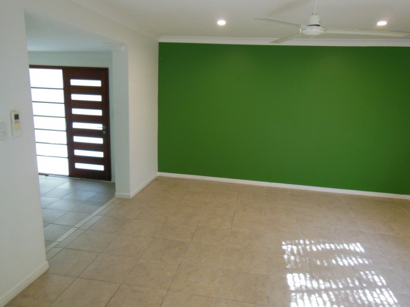 19 Camira Avenue, Cranbrook QLD 4814