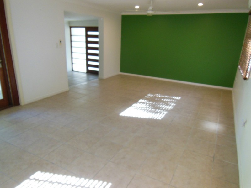 19 Camira Avenue, Cranbrook QLD 4814