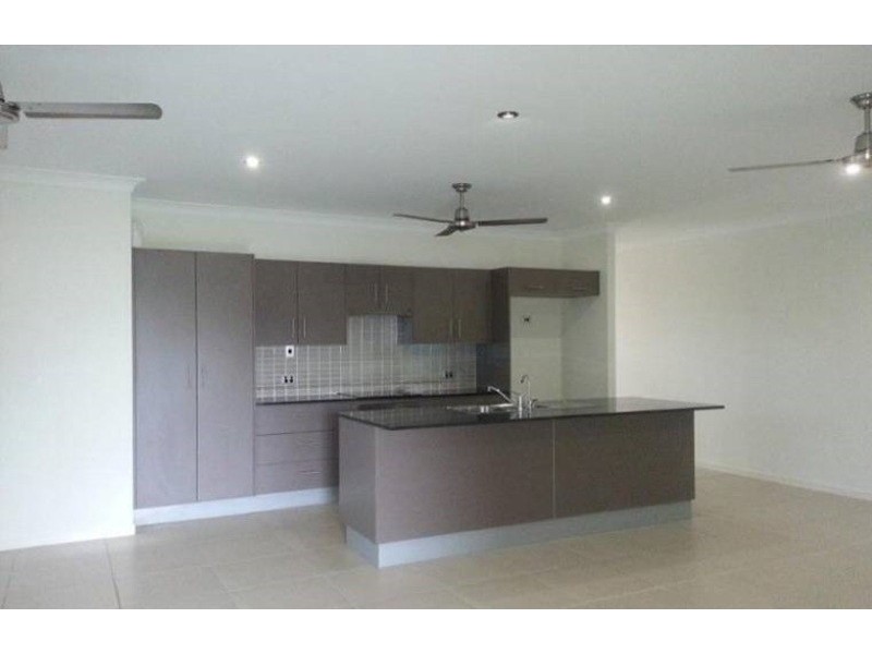 122 Daintree Drive, Bushland Beach QLD 4818