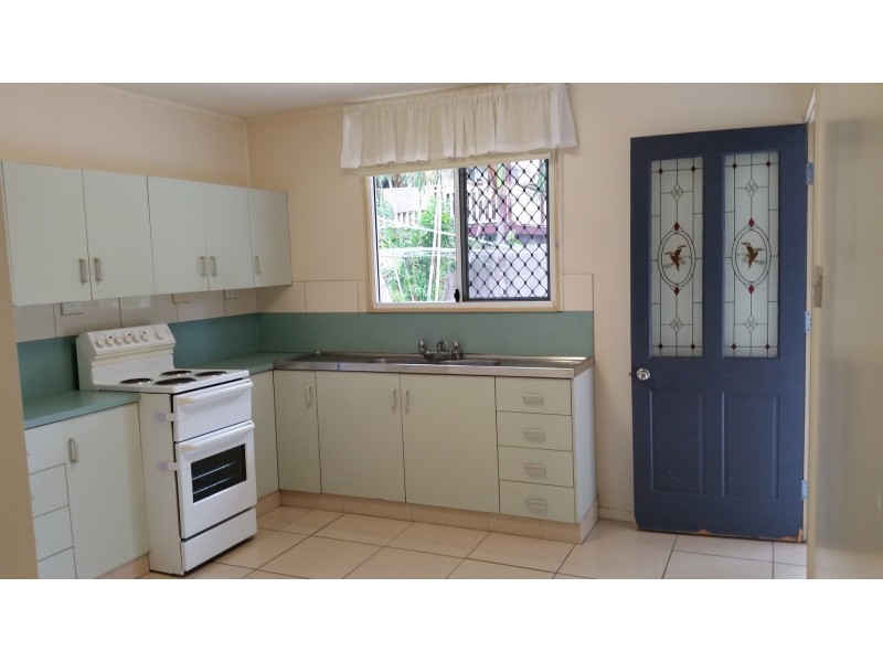 2/2 Wandella Crescent, Cranbrook QLD 4814