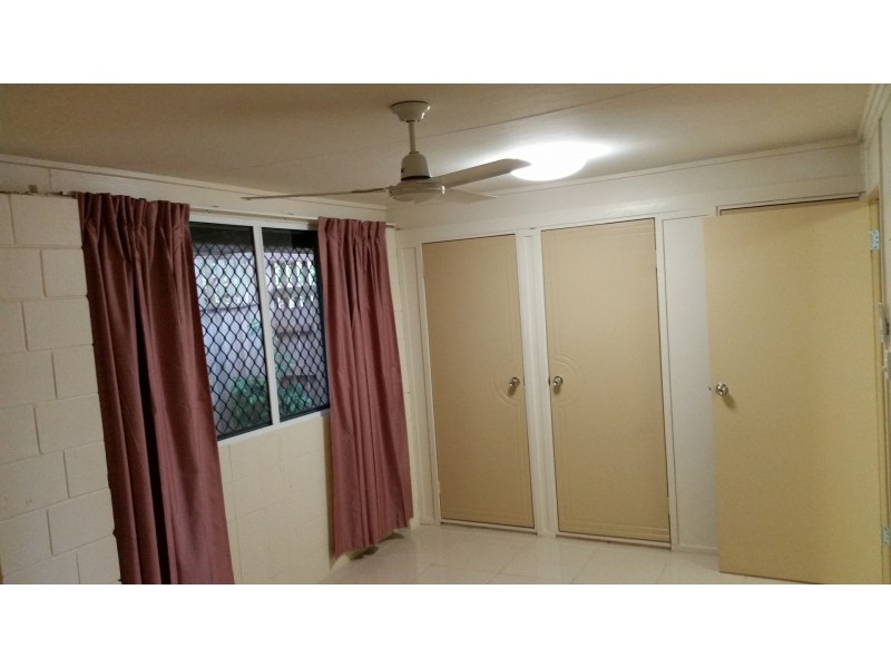 2/2 Wandella Crescent, Cranbrook QLD 4814