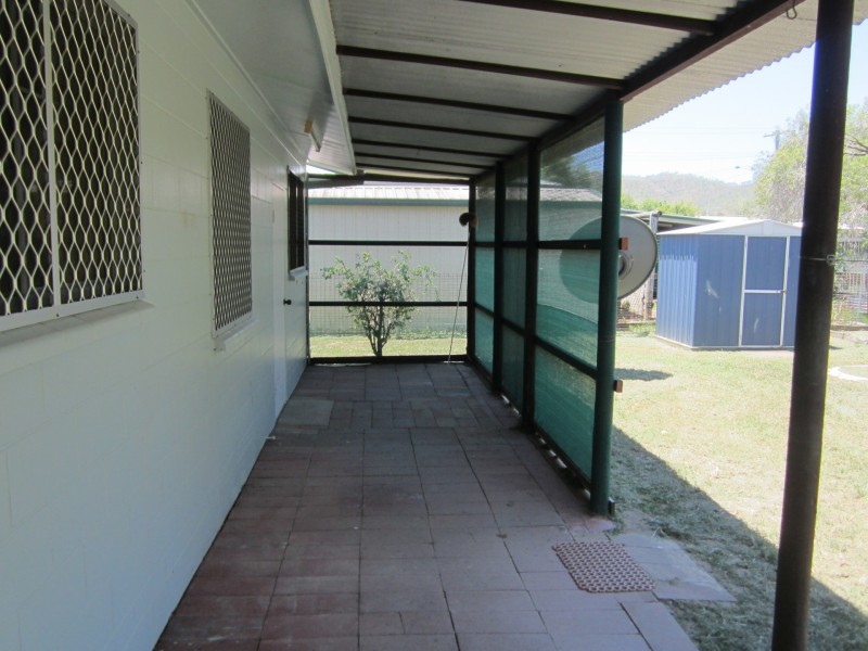 4 Karangi Street, Rasmussen QLD 4815