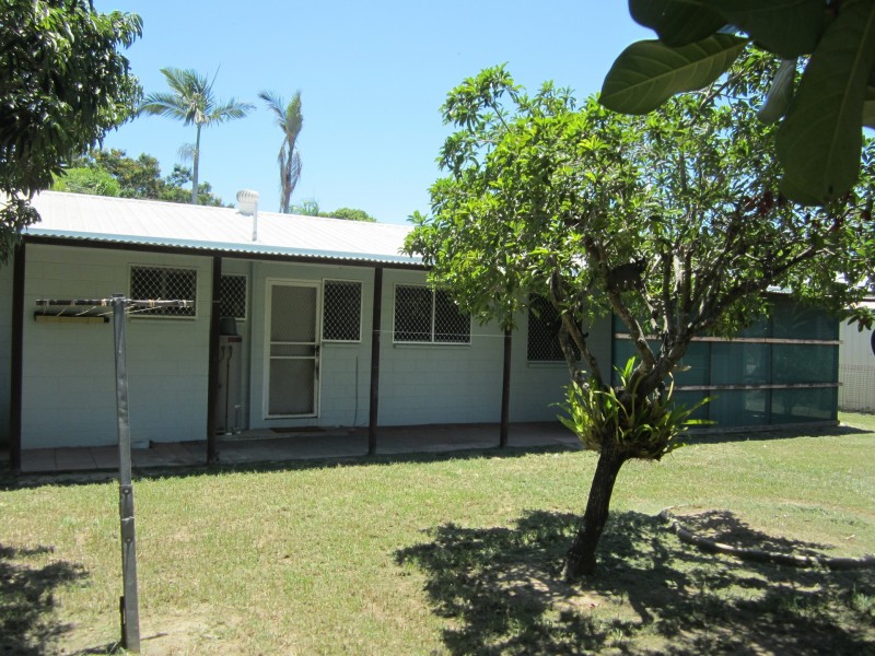 4 Karangi Street, Rasmussen QLD 4815