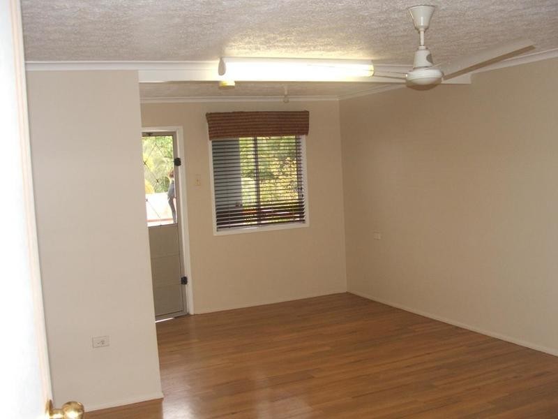 8 Emerald Street, Kirwan QLD 4817