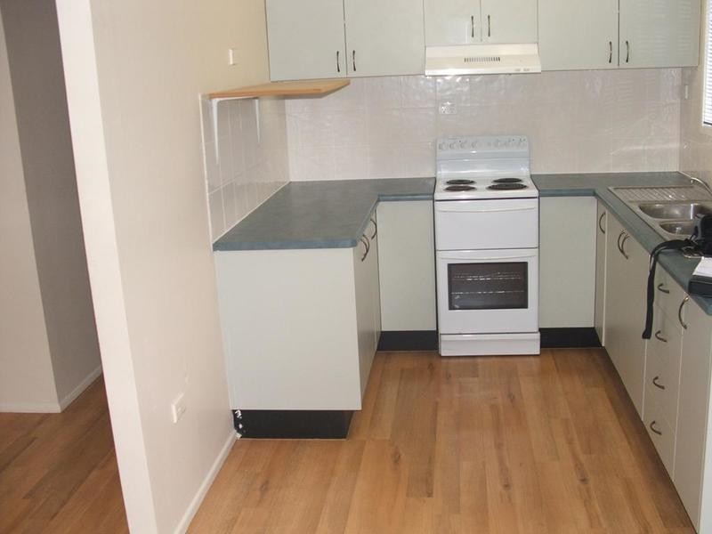 8 Emerald Street, Kirwan QLD 4817