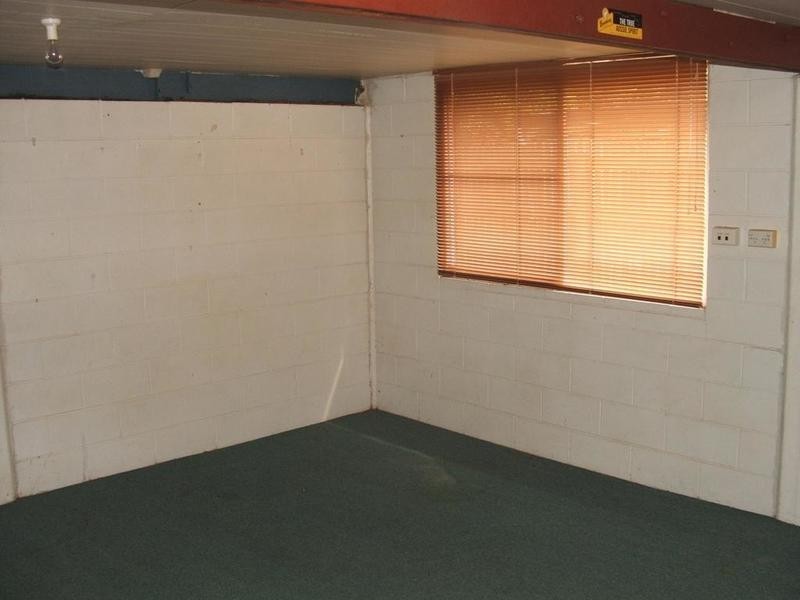 8 Emerald Street, Kirwan QLD 4817