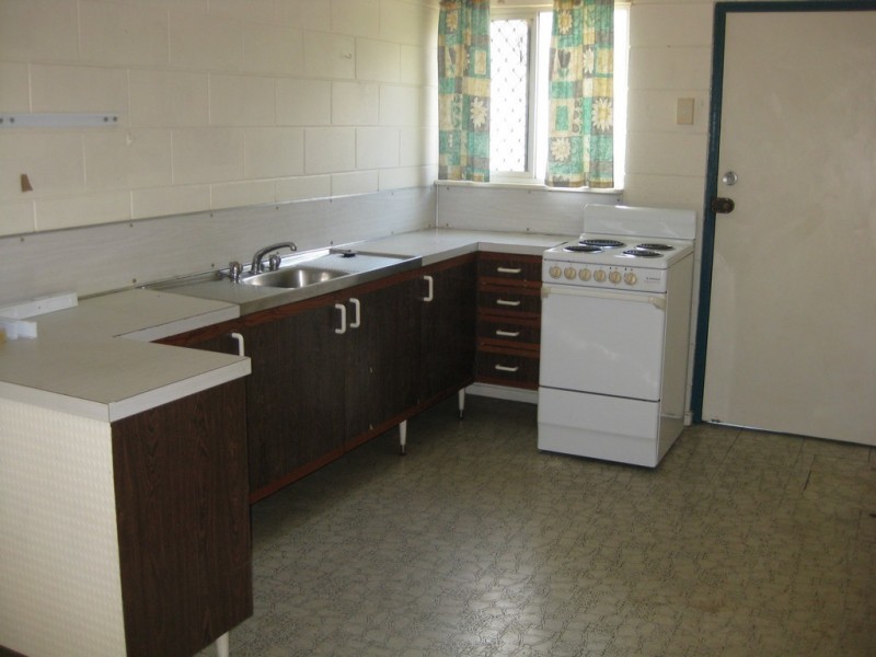 199D Kings Road, Pimlico QLD 4812