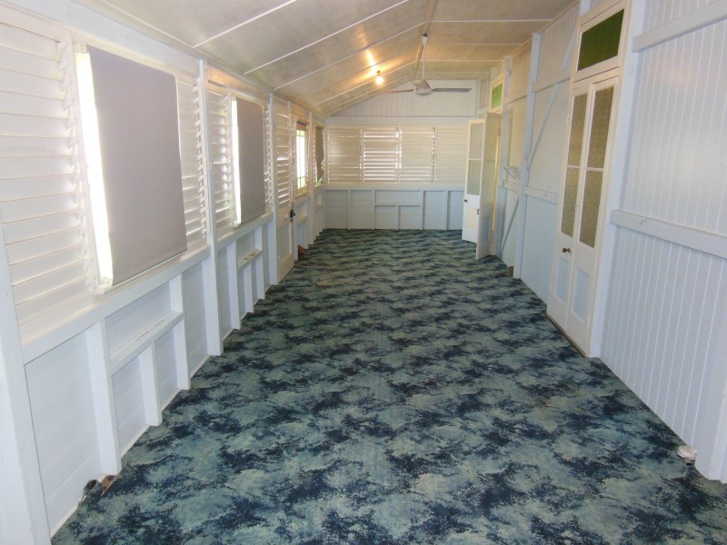 21 Shaw Street, West End QLD 4810