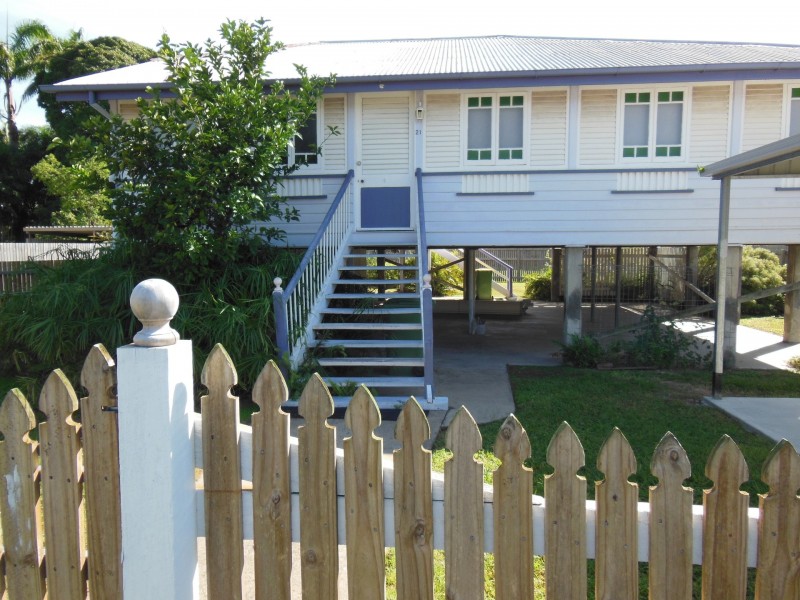 21 Shaw Street, West End QLD 4810