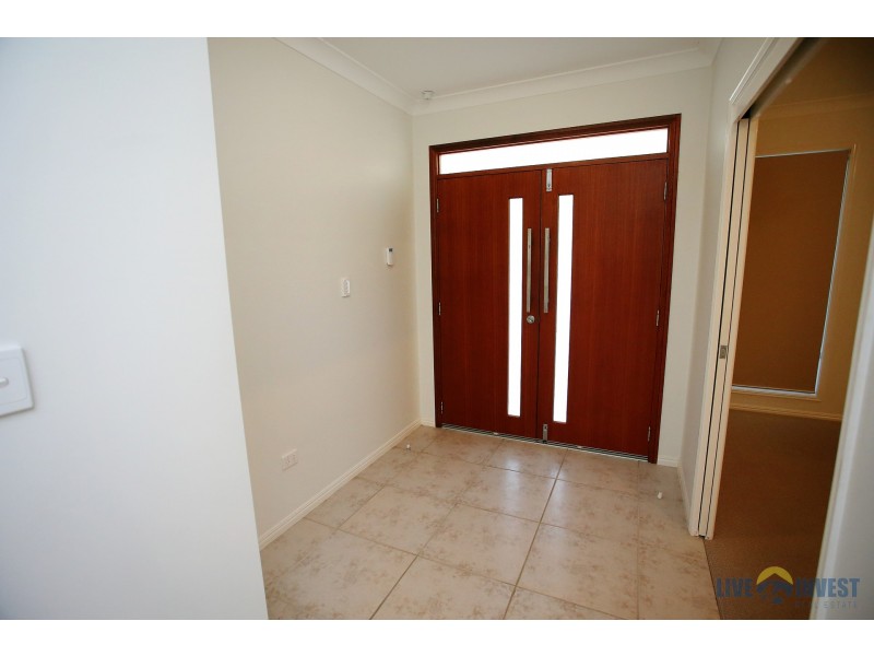 17 Hillock Crescent, Bushland Beach QLD 4818