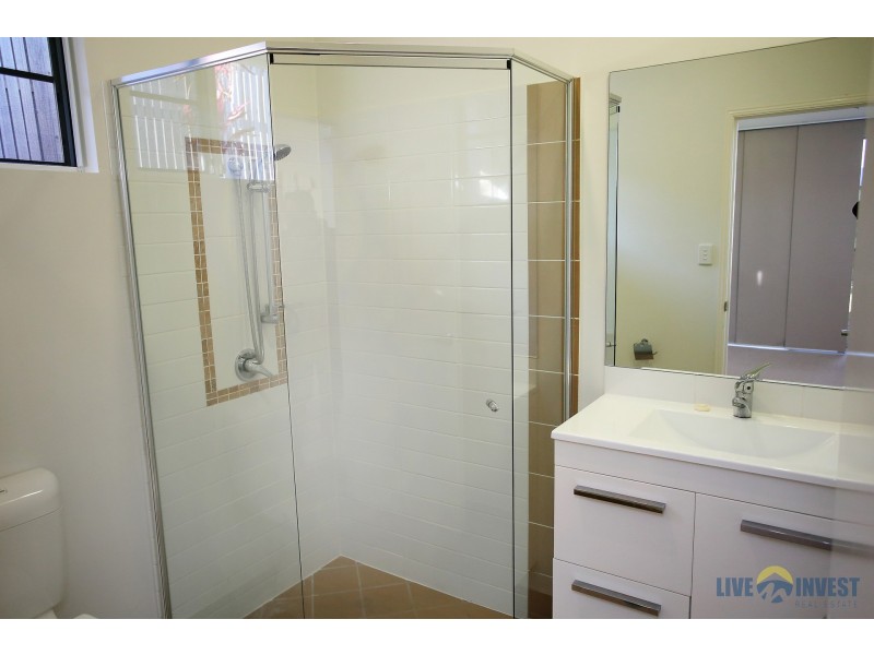 17 Hillock Crescent, Bushland Beach QLD 4818