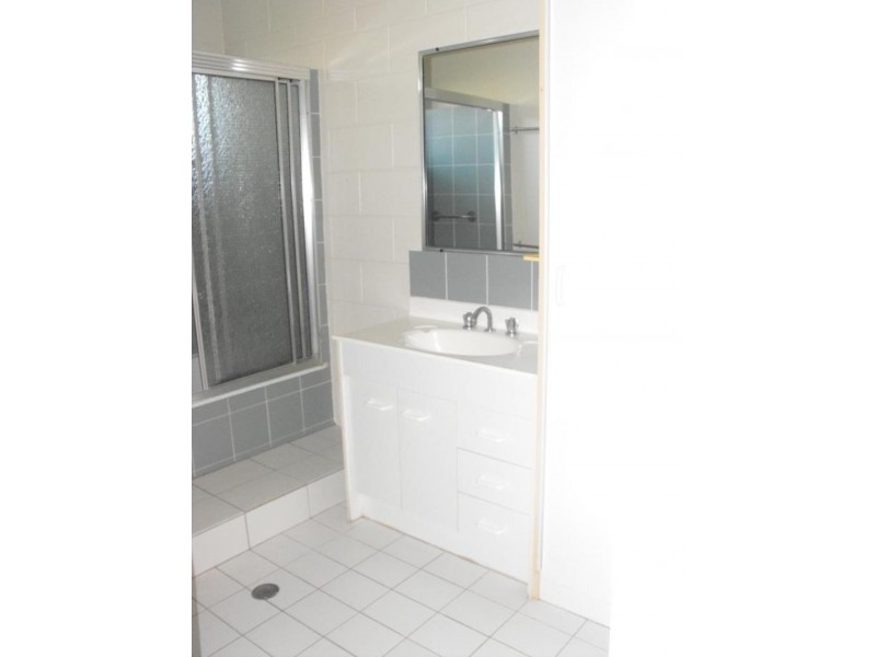 4/159 Harold Street, West End QLD 4810