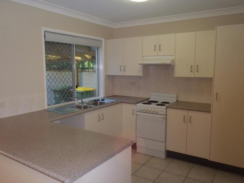 2/93 Hugh Street, West End QLD 4810