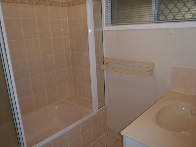 2/93 Hugh Street, West End QLD 4810