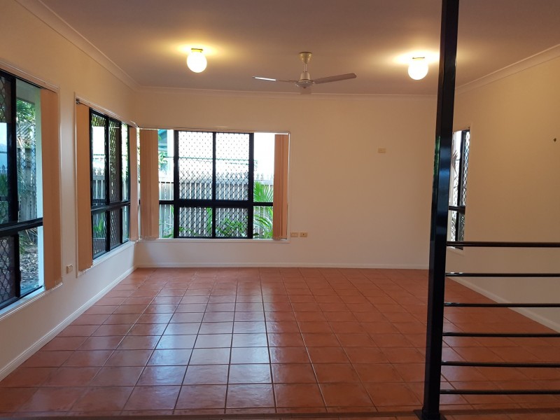 17 College Lane, Douglas QLD 4814