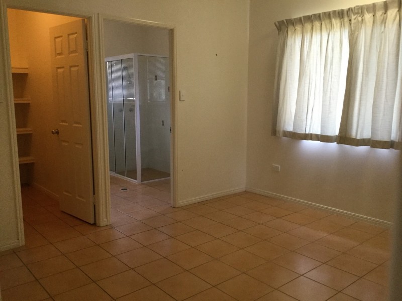 30 Hilton Way, Mount Louisa QLD 4814