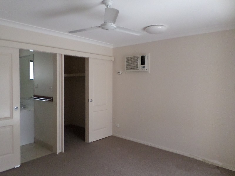 11 Parklands Drive, Mount Louisa QLD 4814