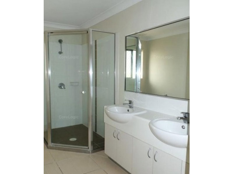 8 Meridian Court, Burdell QLD 4818