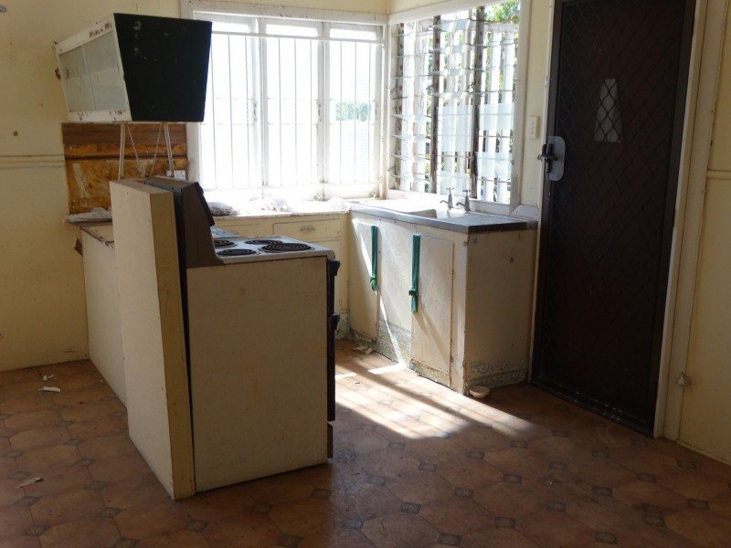 101 Tenth Avenue, Railway Estate QLD 4810