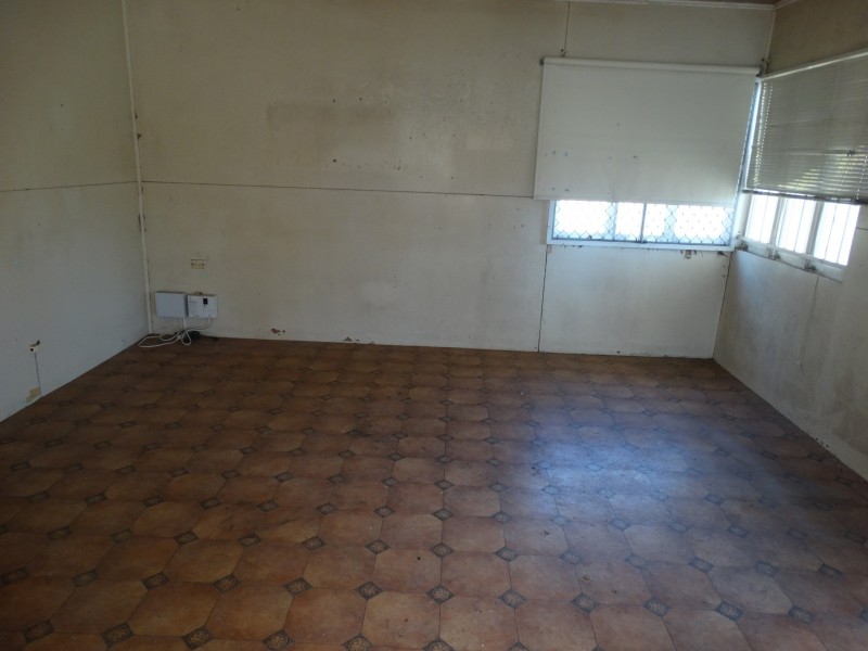 101 Tenth Avenue, Railway Estate QLD 4810