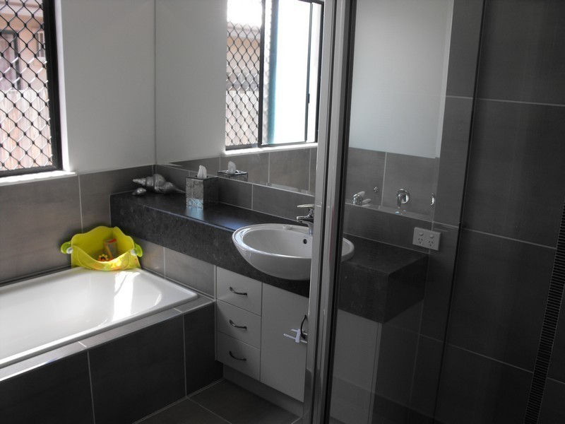 4 Apple Gum Avenue, Mount Low QLD 4818